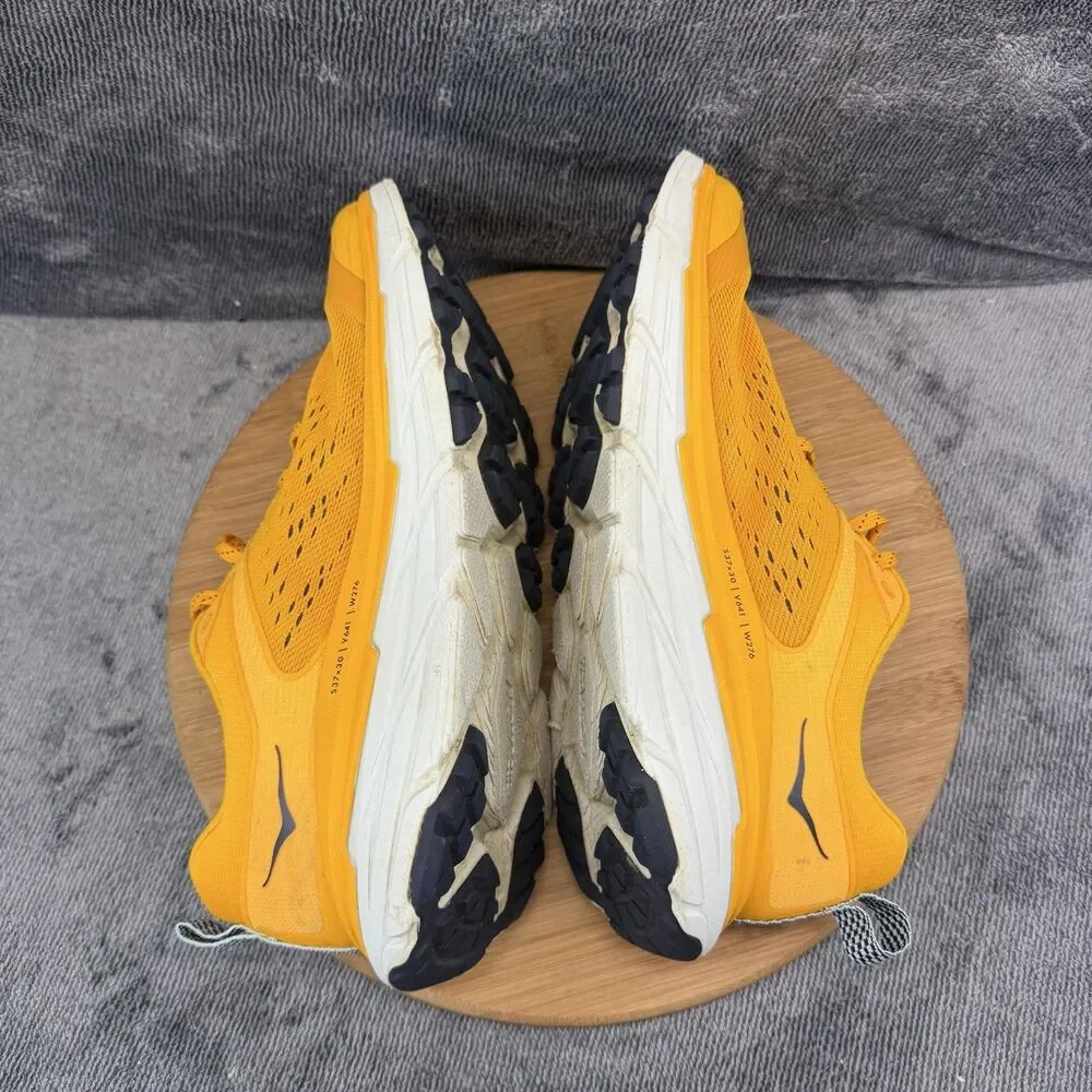 Hoka One One hoka one